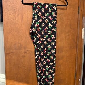Black Leggings with chihuahua and Christmas Print